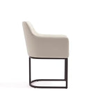 Chaise de salle à manger moderne en similicuir rembourré avec pieds en acier